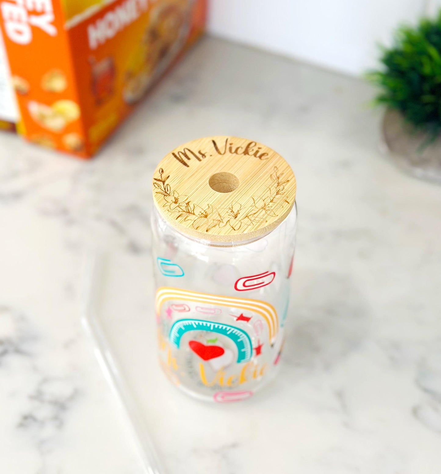 Personalized Iced Coffee Glass with Bamboo Lid and Straw – Custom Name, Cute Apple & School Design – Back to School, Gift for teachers