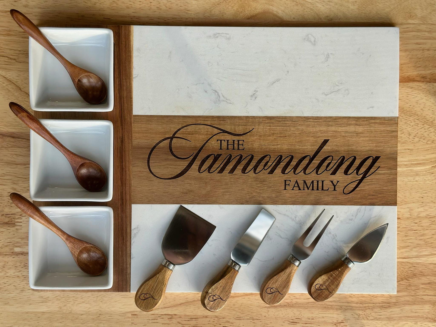 Personalized Marble and Wood Charcuterie Board with Engraved Knives, Custom Cheese Board Set, Housewarming Gift, Wedding Gift, Realtor gift