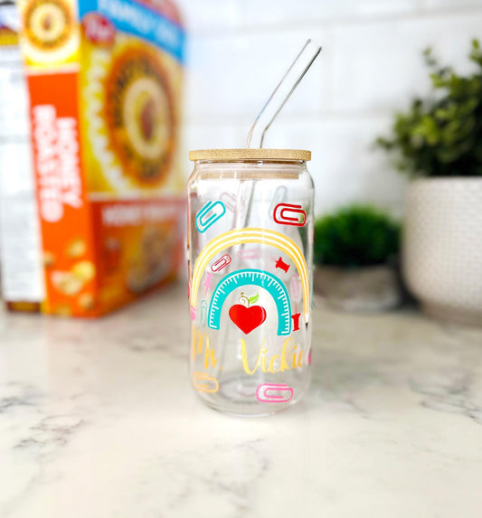 Personalized Iced Coffee Glass with Bamboo Lid and Straw – Custom Name, Cute Apple & School  Design – Back to School, Gift for teachers