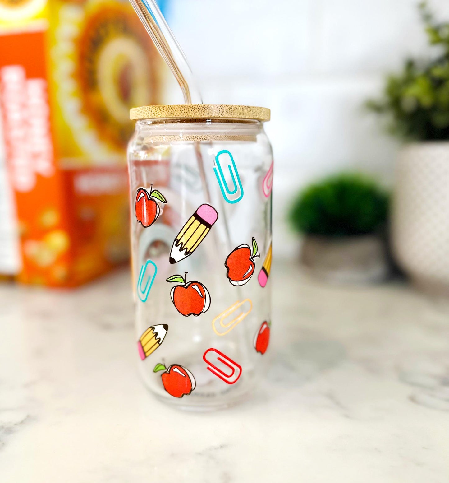 Personalized Iced Coffee Glass with Bamboo Lid and Straw – Custom Name, Cute Apple & School  Design – Back to School, Gift for teachers