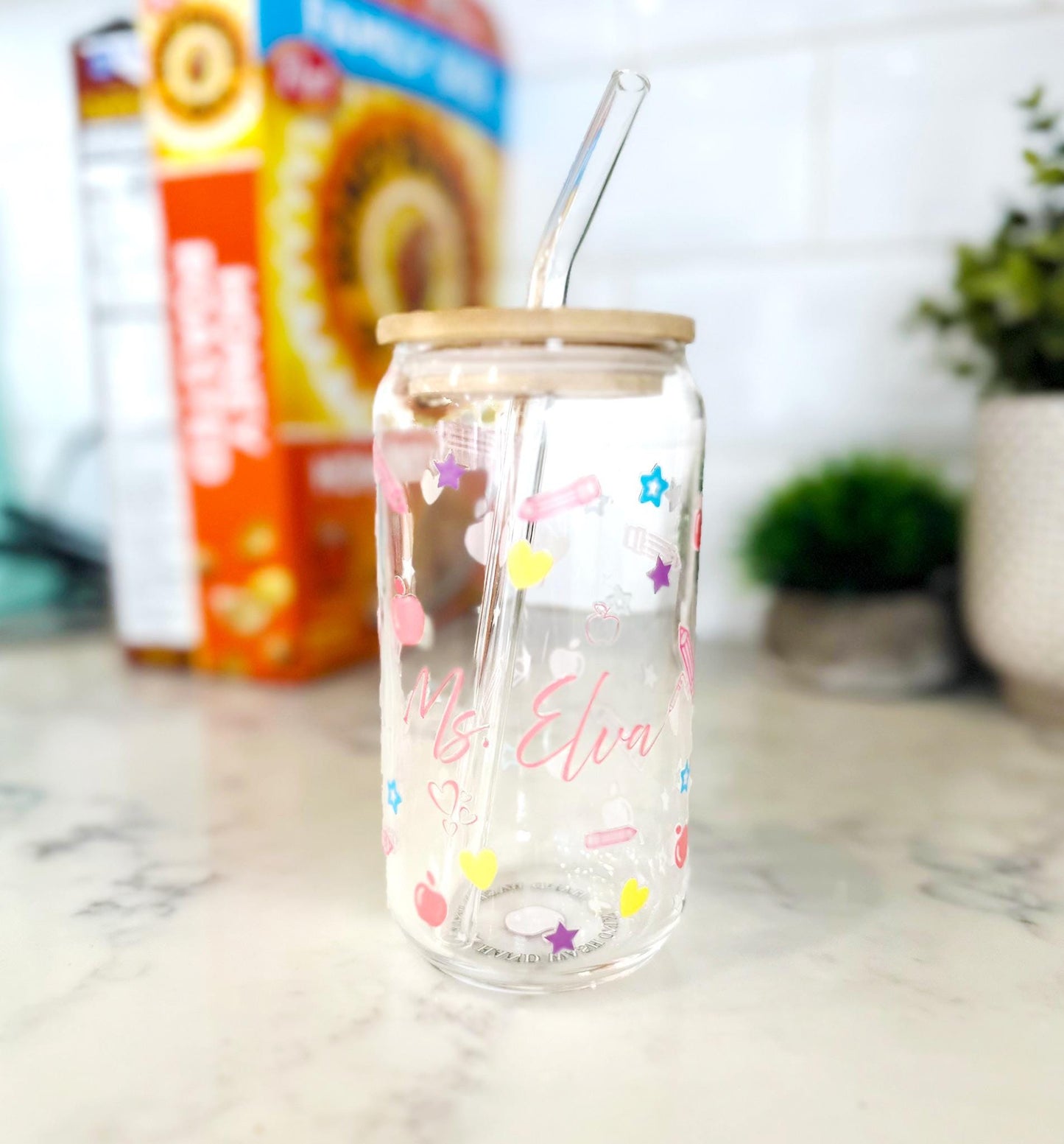 Personalized Iced Coffee Glass with Bamboo Lid and Straw - Back to School Gift – Cute Pencil & Apple Design – teacher gift
