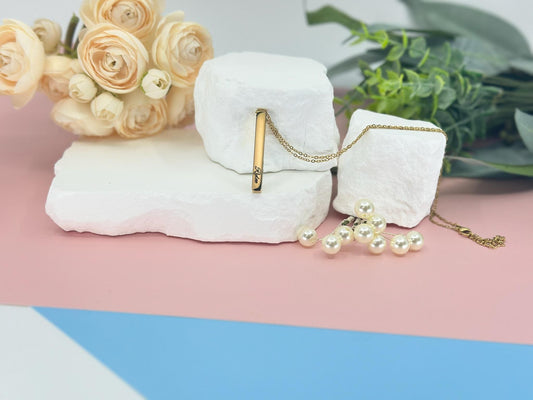 Custom Engraved Bar Necklace – Personalized Name & Heart Pendant – Minimalist Jewelry Gift for Her, Mom, Wife or Daughter