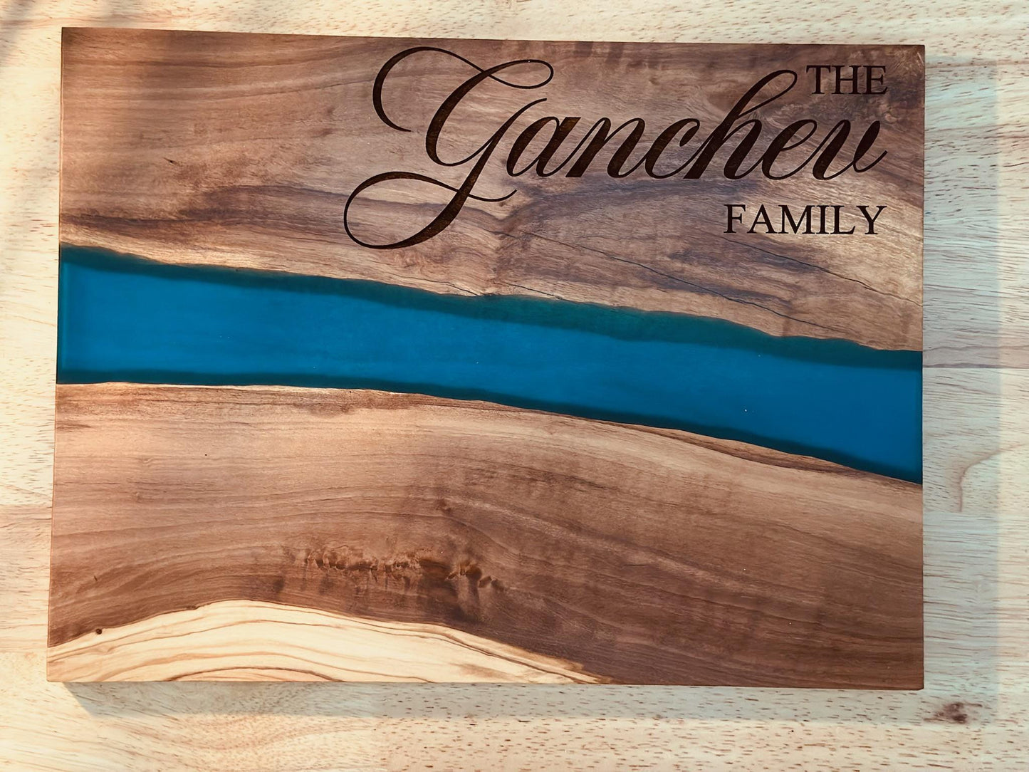 Personalized Wood & Resin Serving Board – Custom Engraved Charcuterie Board with Family Name, Wedding Gift, Housewarming Gift