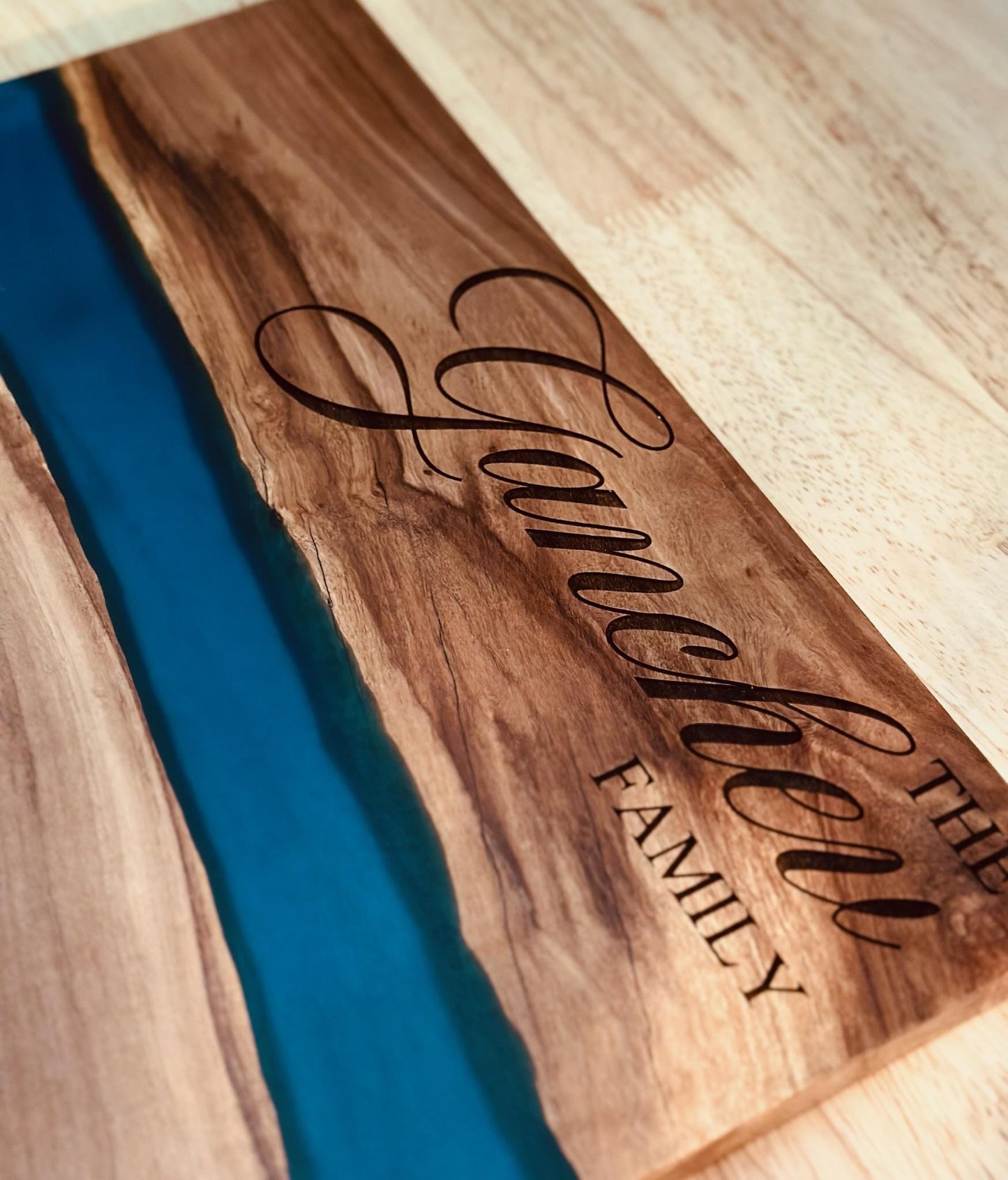 Personalized Wood & Resin Serving Board – Custom Engraved Charcuterie Board with Family Name, Wedding Gift, Housewarming Gift