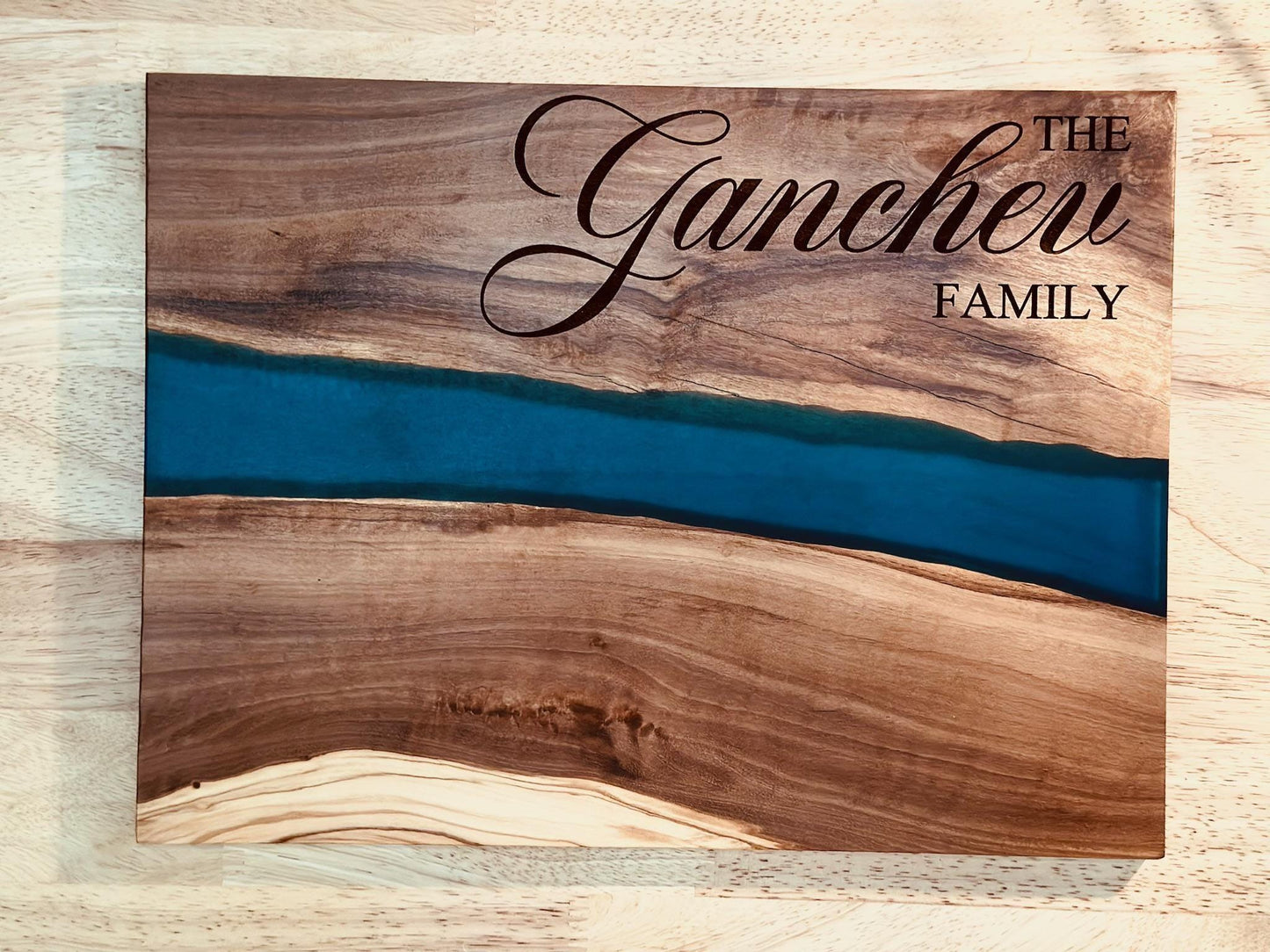 Personalized Wood & Resin Serving Board – Custom Engraved Charcuterie Board with Family Name, Wedding Gift, Housewarming Gift