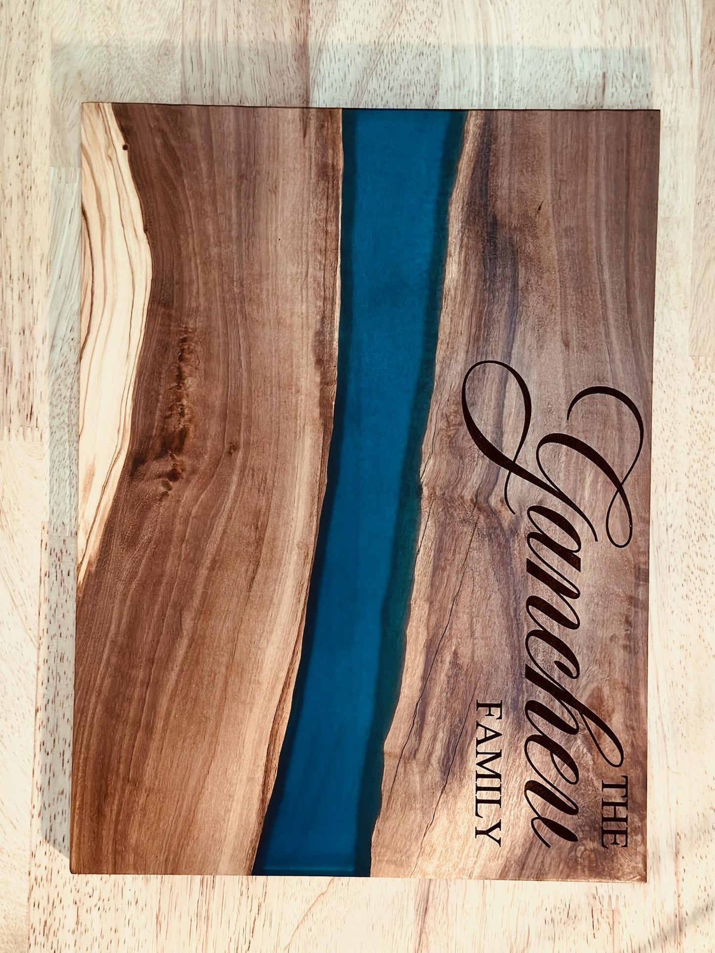 Personalized Wood & Resin Serving Board – Custom Engraved Charcuterie Board with Family Name, Wedding Gift, Housewarming Gift